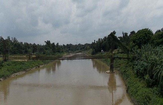 Cantilever bridge left unused for long, It could be preserved as a mark of tradition and heritage